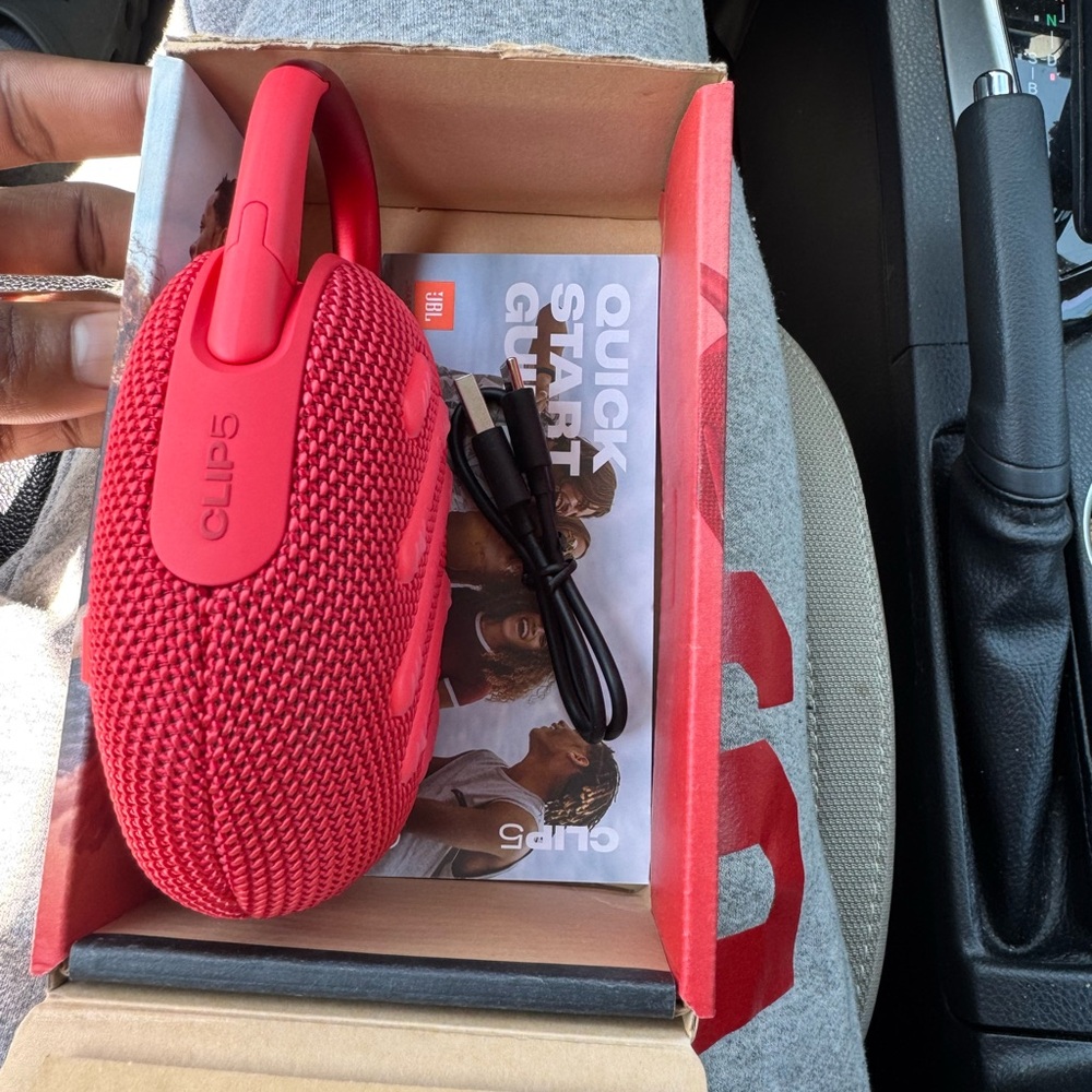 JBL Clip 4 Red Portable Speaker